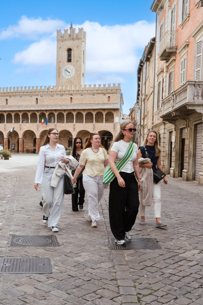 Experiential Learning In Italy. Corporate Satellite Campus in Italy.